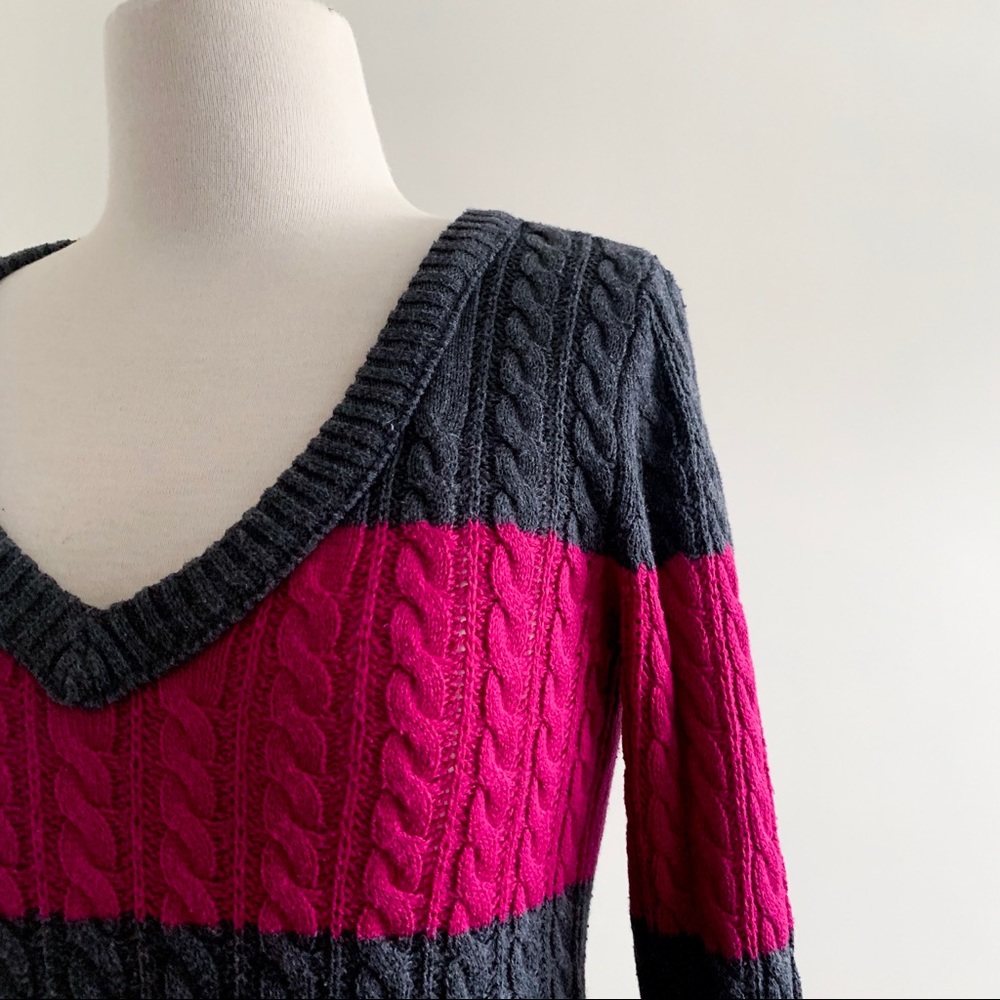 ARIZONA Gray Pink cable V neck sweater size S - Picture 2 of 3